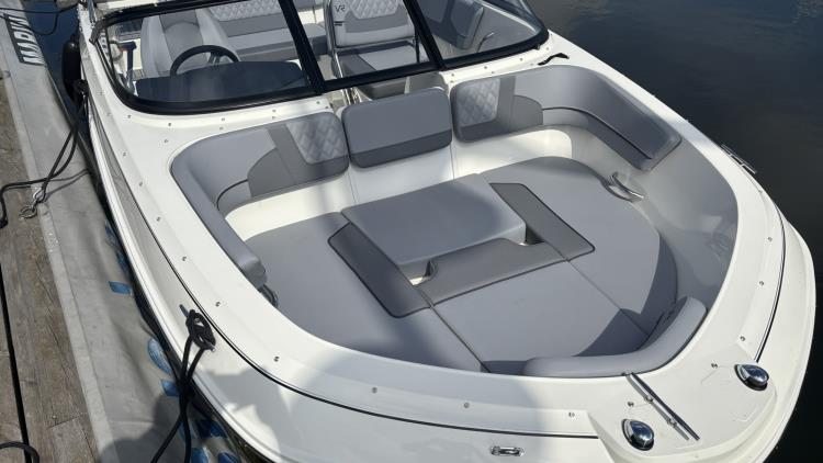 Bayliner VR5
