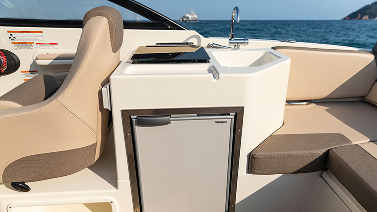 Bayliner VR6 Cuddy 