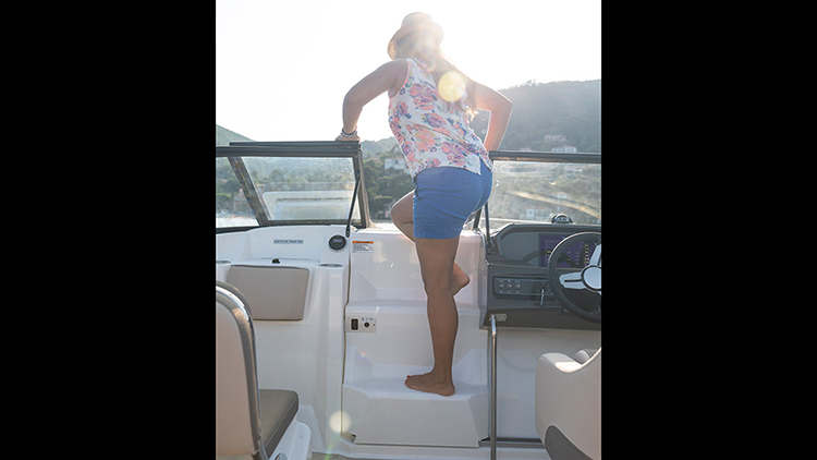 Bayliner VR6 Cuddy 