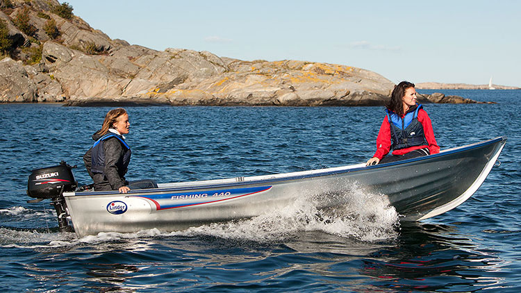 Linder 440 Fishing