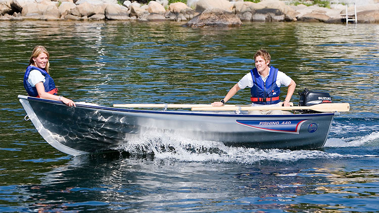 Linder 440 Fishing